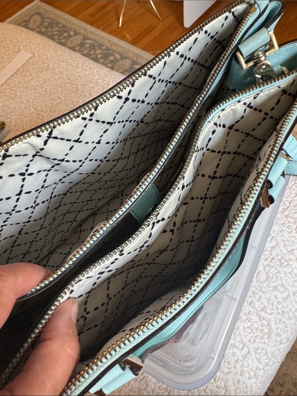 Like New! Kate Spade Crystal Blue saffiano leather satchel with detachable strap - Picture 10 of 13